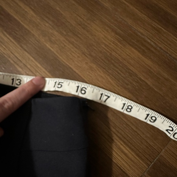 Lafayette 148
ACCLAIMED STRETCH GRAMERCY PANT ink navy size 10
Style MP949R-J525 - Picture 5 of 9